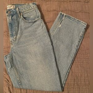 Abercrombie 90s High Rise Relaxed Jean